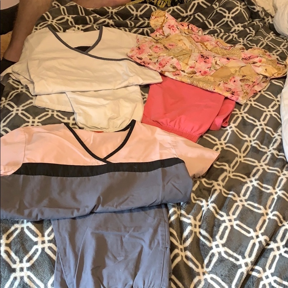 2 pairs scrubs sets